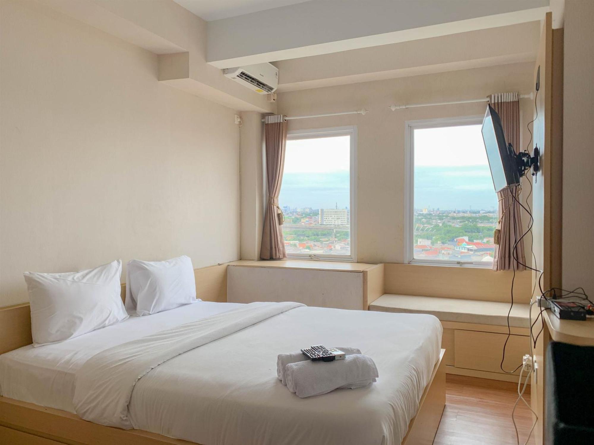 Relaxing At Patraland Urbano By Travelio Apartemen